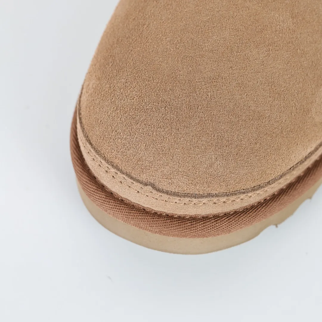 Pick up locally 💰640 Core recommendation with good price It is a very suitable choice for home furnishings. In the new year, uug launched a series of styles, which are partial to the preferences of young consumers and have also moved to the forefront of fashion trends. Shoe body material: water-repellent coated suede upper, 17mm UGGPURE™ implantable wool insole, lightweight non-slip and comfortable rubber outsole, with brand LOGO and trademark. Comes with a full set of packaging. Size: 35 36 37 38 39 40 41 42 43 44 45
